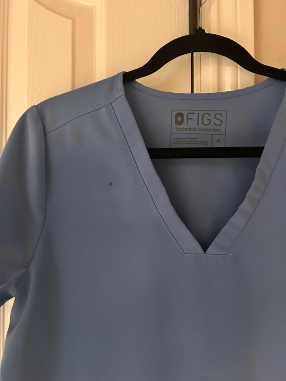 FIGS Blue Scrub Set - Picture 3 of 8